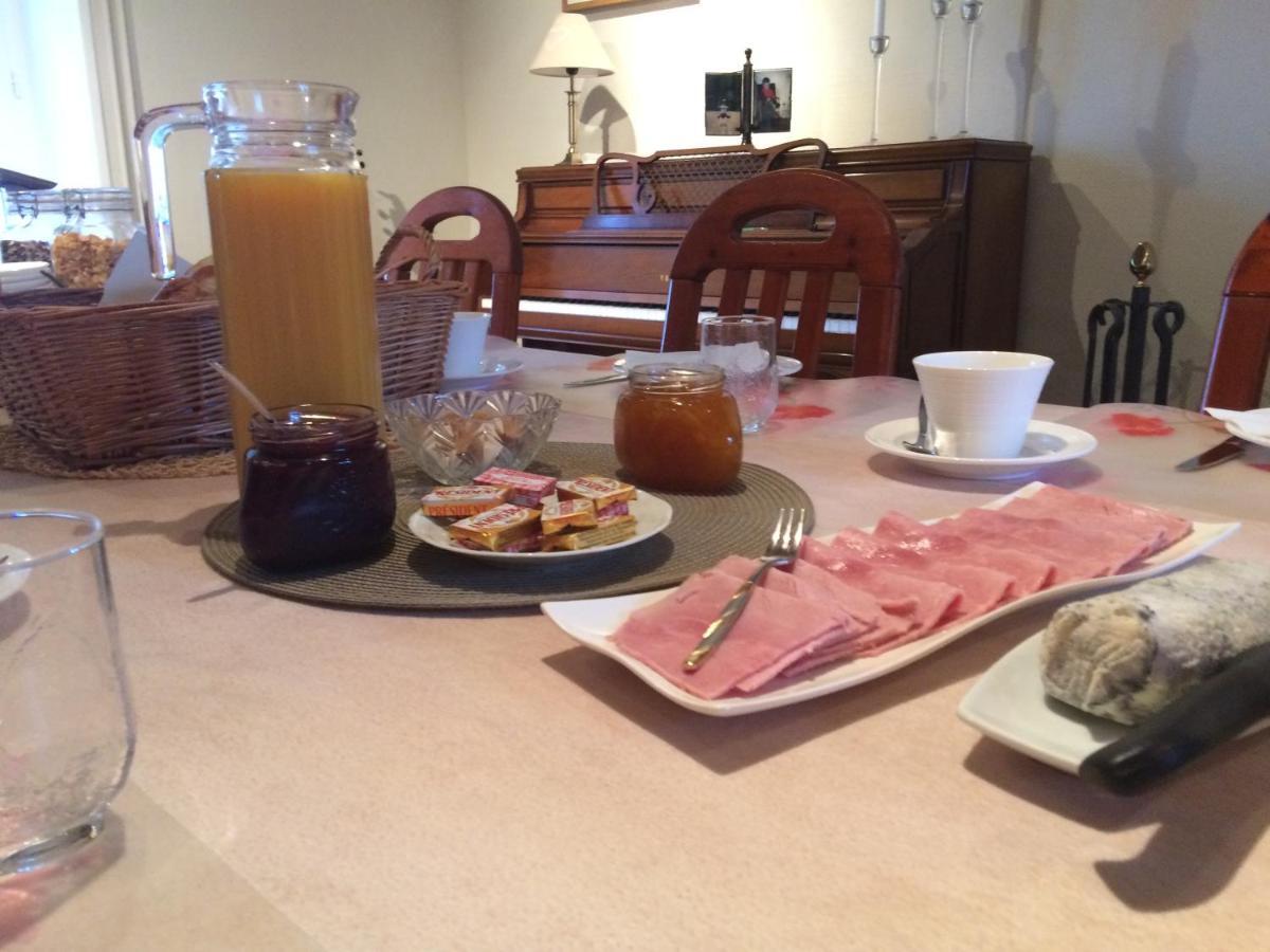 La Bihourderie Bed & Breakfast Azay-sur-Indre Room photo